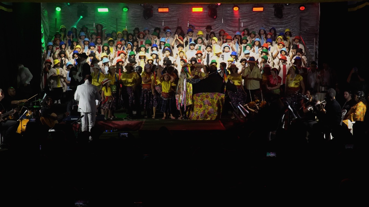 Musical ETHNIKOS encanta público e marca abertura cultural em Nova Venécia